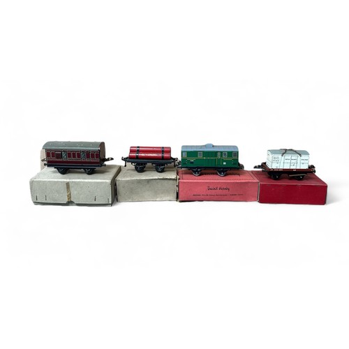 536 - Hornby O gauge collection, generally good plus in good or better boxes, with French Hornby Fourgon N... 