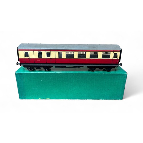 523 - Bassett-Lowke BR 3rd Brake End coach No. 112/3, red and cream running number 26233, generally excell... 