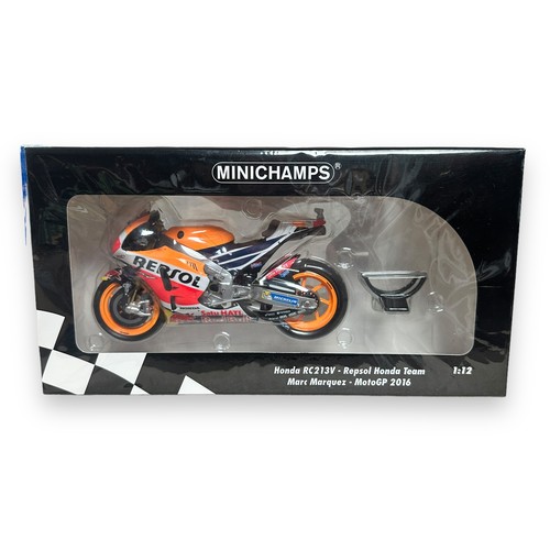 321 - Minichamps 1/12th scale Honda RC213V 2016 M Marquez No. 122 161193, generally excellent in excellent... 