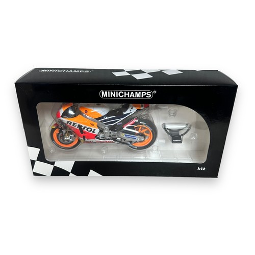 323 - Minichamps 1/12th scale Honda RC213V 2017 M Marquez No. 122 171193, generally excellent in excellent... 