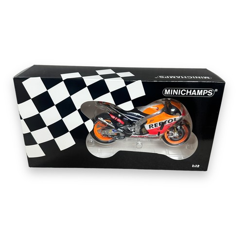 323 - Minichamps 1/12th scale Honda RC213V 2017 M Marquez No. 122 171193, generally excellent in excellent... 