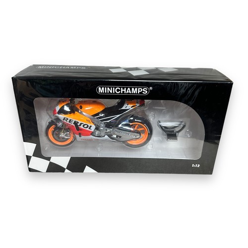 324 - Minichamps 1/12th scale Honda RC213V 2014 M Marquez No. 122 141193, generally excellent in excellent... 