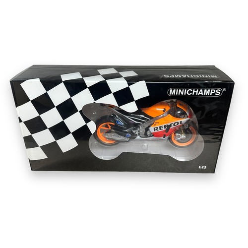 324 - Minichamps 1/12th scale Honda RC213V 2014 M Marquez No. 122 141193, generally excellent in excellent... 