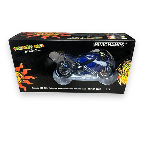 336 - Minichamps 1/12th scale Yamaha YZR-M1 2005 V Rossi No. 122 053046, generally excellent in excellent ... 