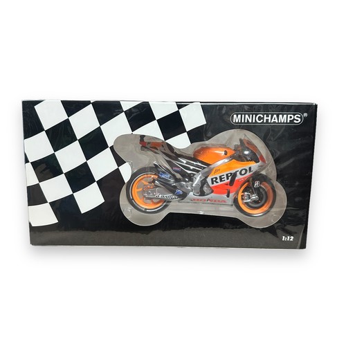 322 - Minichamps 1/12th scale Honda RC213V 2013 M Marquez No. 122 131193, generally excellent in excellent... 