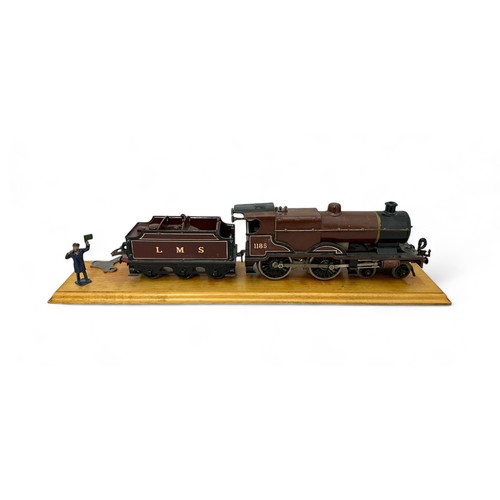 529 - Hornby O gauge LMS 1185 clockwork with key No.2 Special locomotive and tender, generally excellent t... 