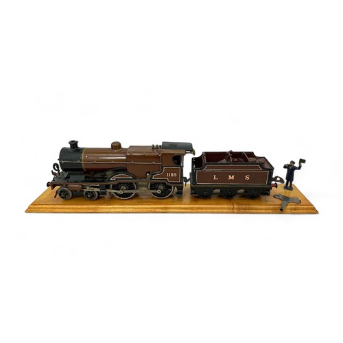 529 - Hornby O gauge LMS 1185 clockwork with key No.2 Special locomotive and tender, generally excellent t... 