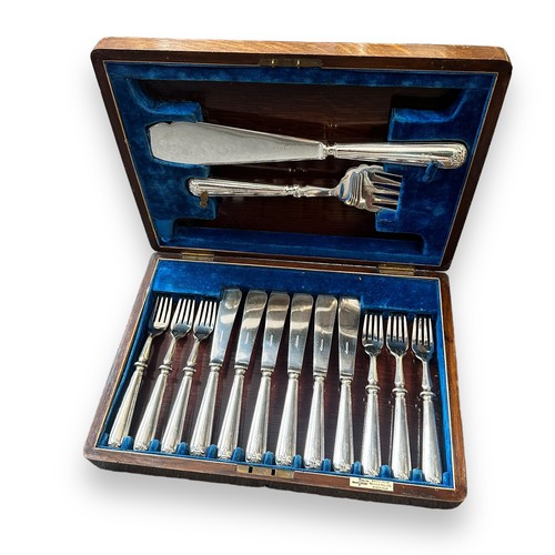 120 - Walker & Hall Sheffield fish cutlery canteen of cutlery housed in wooden case, complete with key, 14... 