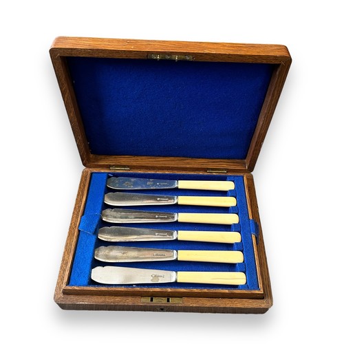 120 - Walker & Hall Sheffield fish cutlery canteen of cutlery housed in wooden case, complete with key, 14... 