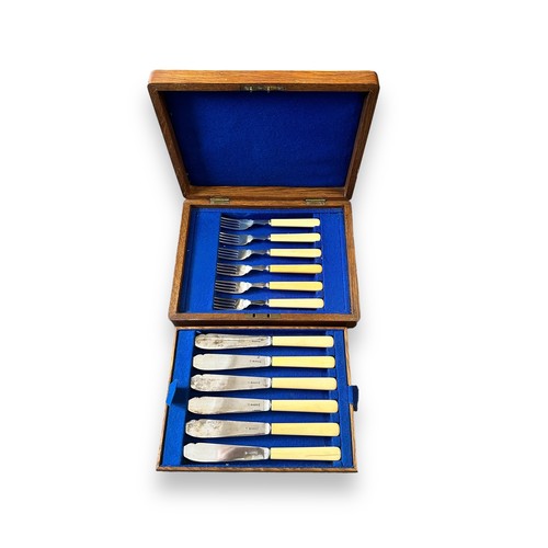 120 - Walker & Hall Sheffield fish cutlery canteen of cutlery housed in wooden case, complete with key, 14... 