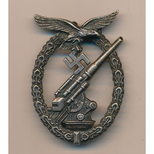 127 - Third Reich WWII Luftwaffe Anti-Aircraft Flak Battle Badge, stamped CE Juncker, Berlin SW.