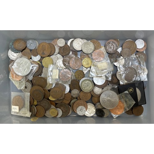 333 - World coin collection in mixed condition with pre-decimal British coins, examples from France, Norwa... 