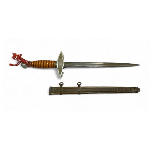 126 - German Second World War Third Reich Luftwaffe second pattern Officer’s dagger letter opener, with sc... 