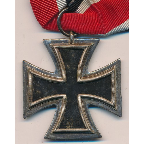 47 - German Third Reich 1939 Iron Cross medal, second class, with ribbon.