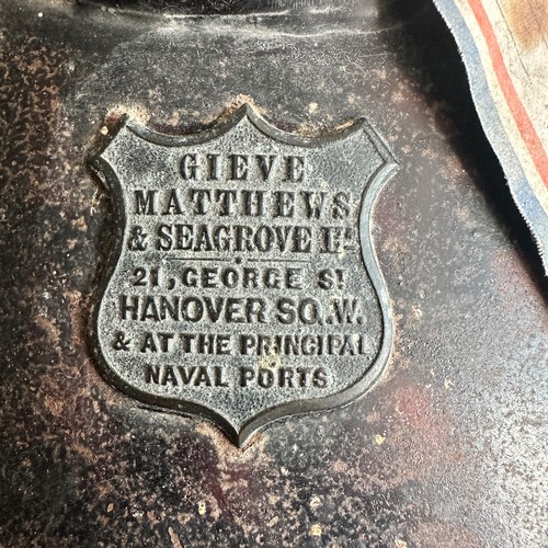 118 - Second World War Tropical Pith Helmet tin (empty) named to Lieut E Williamson. With makers name for ... 