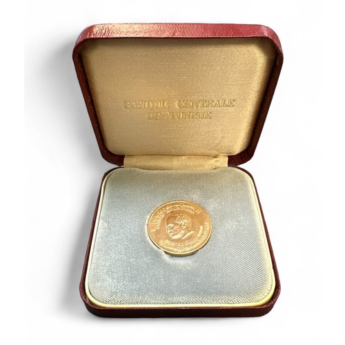 371 - Tunisia, 1976 20th Anniversary of the Republic (25 July 1957-1977) .900 gold commemorative 10 dinars... 