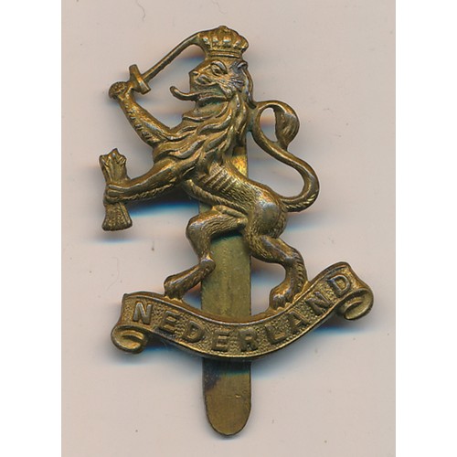 80 - Second World War Netherlands Dutch Army in exile Nederland cap badge, scarce. Stamped for Gaunt Lond... 