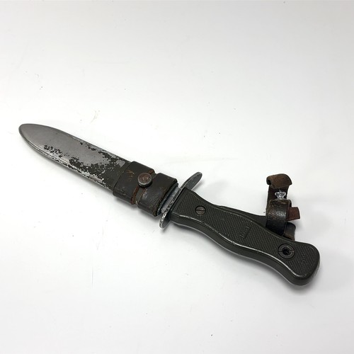 88 - A German Bundeswehr utility knife.