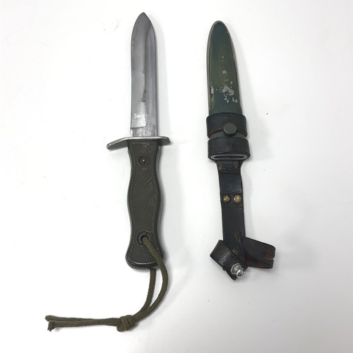 89 - A German Bundeswehr utility knife.