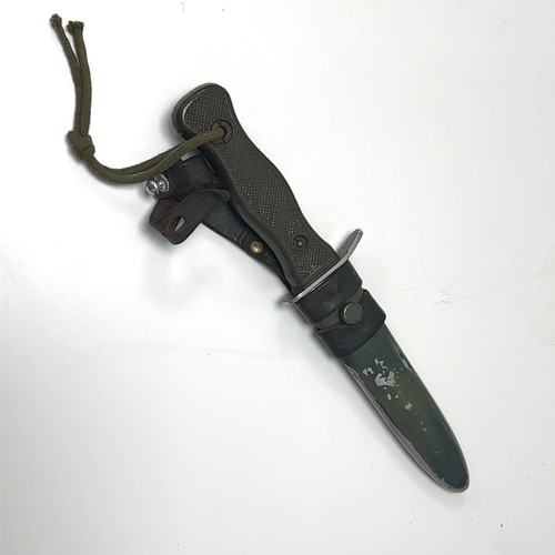 89 - A German Bundeswehr utility knife.