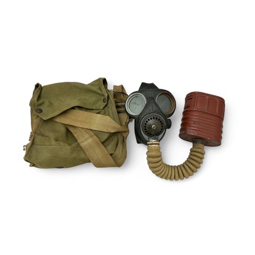 111 - Second World War / WWII 1941 Gas Mask in original satchel.