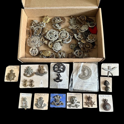 73 - Cap Badges collection, including many better, with Seaforth Highlanders, Notts & Derby, The Royal Dr... 