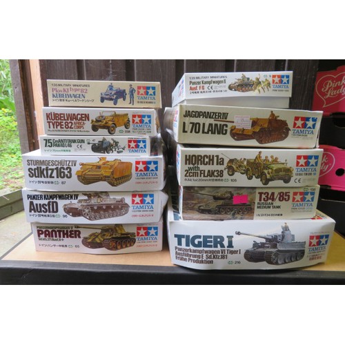 91 - Tamiya 1/35th scale WW2 German unmade kits, generally excellent in good plus boxes, with Tiger I No.... 