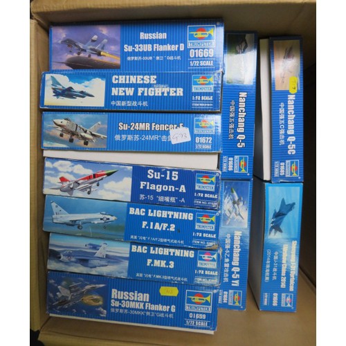 95 - Trumpeter 1/72nd scale aircraft unmade kits, generally excellent in good plus boxes, with range of B... 