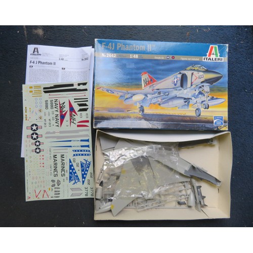 126 - Italeri 1/48th scale aircraft kits, mainly unmade,  with F-16 A NATO No. 841, F-16 BID Viper No. 848... 