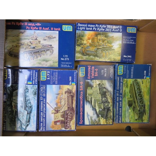 135 - 1/72nd scale military unmade kits, range of UM, JB Models, Valiant Miniatures, etc., generally excel... 