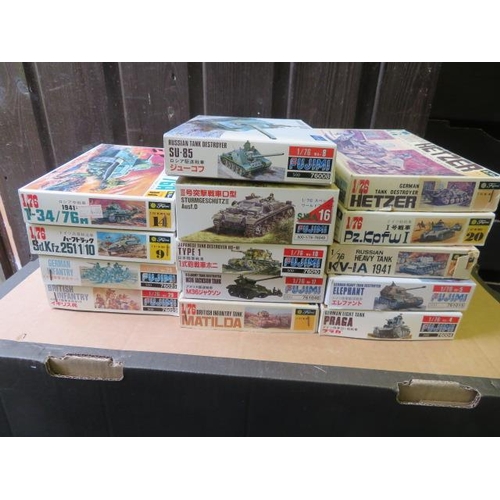 138 - Fujimi 1/76th scale WW2 military unmade kits, generally excellent in good plus to good boxes. Conten... 