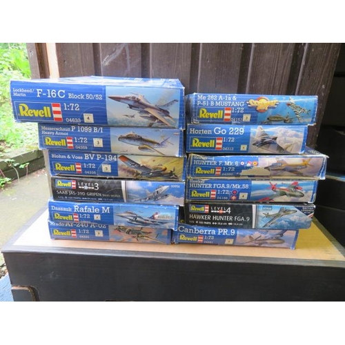 145 - Revell 1/72nd aircraft unmade kits, range of WWII to modern, generally excellent in good plus boxes.... 