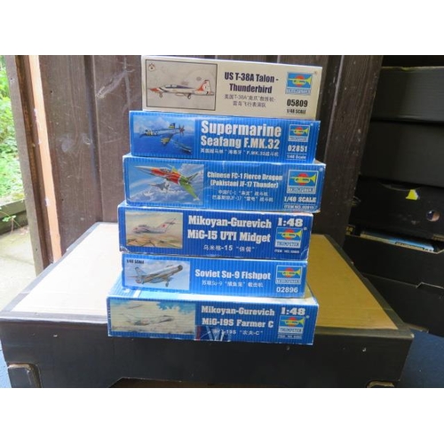 155 - Trumpeter 1/48th scale aircraft unmade kits, generally excellent in good plus boxes, with Nos. 05809... 