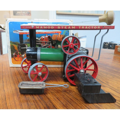 15 - Mamod live steam Traction Engine No. T.E.1A, with detachable canopy, tray, scuttle and steering rod,... 