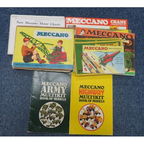 49 - 1914 to 1980s Meccano collection of manuals, special model leaflets and brochures, generally excelle... 