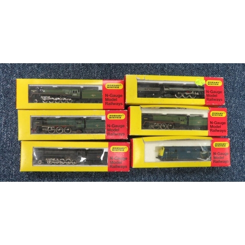 19 - Hornby Minitrix locomotives, generally excellent in good plus boxes, with BR green 70000 Britannia N... 