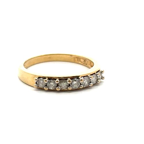 58 - A modern 18ct yellow gold seven stone diamond ring, size P.  Estimated diamond weight 0.35ct. Weight... 