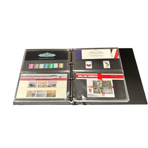 114 - Great Britain QEII 2003-2005 Decimal Issues collection in binder, face value £191.