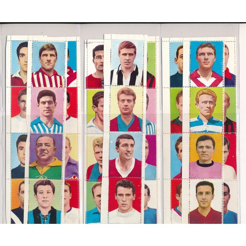 406 - LAMPO VERBANIA 1965 Soccer stars in UNCUT strips, 63 strips each of four players. 252 cards.