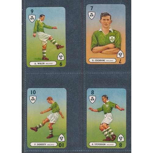 402 - CIBELES & CASERA 1966 & 1970 rare variations of England FHER FKS soccer stars cards from Spain; also... 