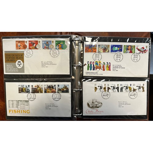 124 - Great Britain, 1971-1990 Presentation Pack collection in two binders, Face Value £89. Plus, First Da... 