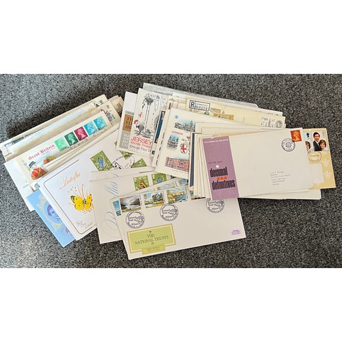 166 - Great Britain FDC`s collection in 5 albums and loose with issues to 2017. Mostly commemoratives with... 