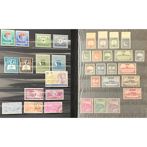 70 - Pakistan, 1948 onwards collection in small stockbook, including various sets with high-vals to 25r. ... 