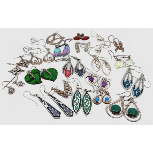 20 - 21 pairs of silver / 925 earrings in a jewellery/ trinket box. Includes amber,  malachite, amethyst ... 