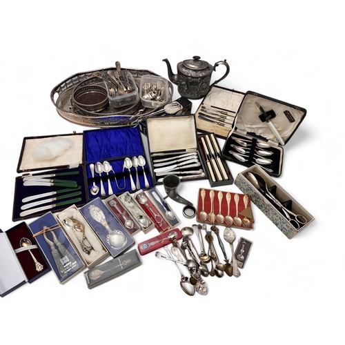 132 - A range of silver plated, pewter and white metal items. Mixed condition.