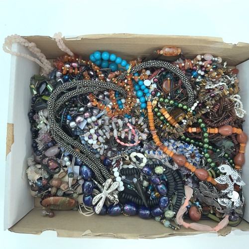 29 - A large quantity of mineral and hardstone jewellery, bead necklaces, pearl necklaces and costume jew... 