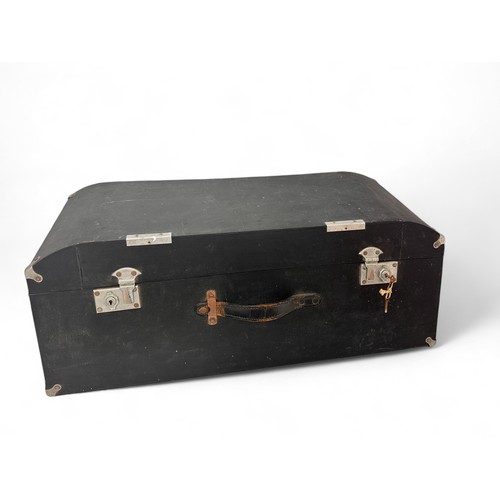 136 - A vintage car trunk. Dimensions approx 80 x 46 x 23cm