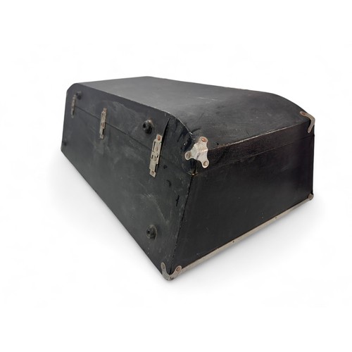 136 - A vintage car trunk. Dimensions approx 80 x 46 x 23cm