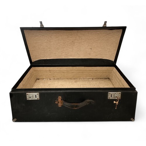 136 - A vintage car trunk. Dimensions approx 80 x 46 x 23cm