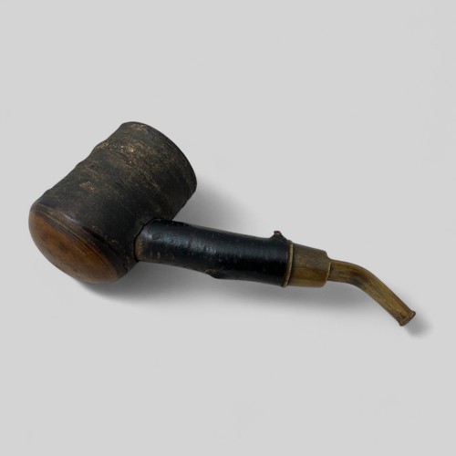 212 - Novelty oversized antique pipe / shop display, approx. 25cm long.